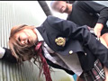 女子○生を○引に人気のない場所に連れ込み生中出し
