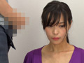 試着室に2人っきり自慢のデカチンを出して勃起させると