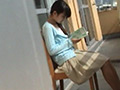 昼下がりのベランダで不貞行為を愉しむ変態人妻
