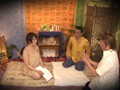 本日は奥様たちに未体験のタイ式マッサージを提供 3
