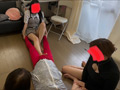 さきとまやちゃん＆朕ちゃんに電気アンマ○問をされた
