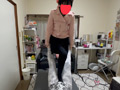 スレンダーS女Ainaちゃんのベッド拘束電気アンマ地獄！