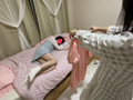 美女姉妹の姉が妹に電気アンマ＆くすぐりの刑！
