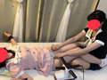 親友女子同士の電気アンマ！鼠蹊部くすぐり！