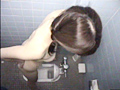 女子○生スク水トイレ指オナニー淫撮