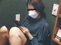 ネットカフェでオナニーする女達隠撮編3