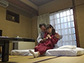 仲居さんを口説いてそのままセックス！