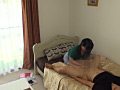 噂の貧乳美女の胸チラを指摘して、赤面させてヤる3