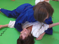 壮絶女子柔道実業団 女子選手絞め技・関節技制裁
