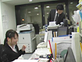 ○○中にいきなりザーメンぶっかけ！！