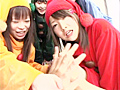 こんな場所で勃たせなくても…勃起させてくるチビっ娘
