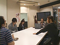 編集部員の西村さんを脱がせてしまいました。