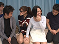 マジックミラー号 地味っ子にオナニー見せつけ顔射！