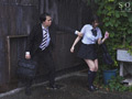 夏服女子○生に欲情 ズブ濡れ追跡痴○ 唯井まひろ
