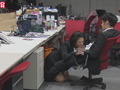 こっそり中出しを求めて社内カップル逆NTR 綾瀬麻衣子