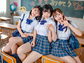 校内中どこでも求愛ハーレム4Pを仕掛ける美少女トリオ