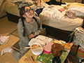ド○ッグストアでアルバイトする地味女子JD 小倉由菜