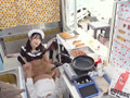 女子大生さん 「半裸で移動販売してみませんか？」