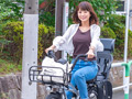 不倫セックスしまくっている絶倫ママチャリ妻 天宮花南