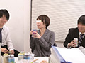 ソソる新人女子社員を歓迎悪ノリ王様ゲーム！