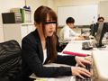 女子社員狙い撃ちの社内歓迎会で社長ゲーム！
