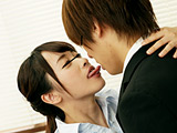 上司と社内不倫している憧れの女子社員