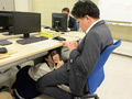 地味で小柄な女子社員が…実はチ○ポ大好き娘！