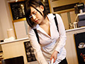 人妻恥痴 カフェで働くソソる若妻