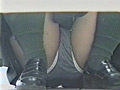 女子○生トイレしゃがみパンチラ1