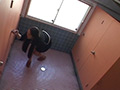 トイレに間に合わず途中で悶絶失態おもらし○撮