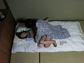 出張マッサージのおばちゃんにチ●コを見せつけ中出し4