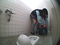 女用務員が○撮した女子校和式便所
