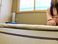 愛する夫の目の前で性感マッサージされた貞淑妻