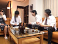 堅物な妻をイカサマゲームで騙して他人に猥褻行為を…