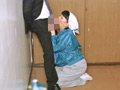 掃除のおばさんのムチ尻をねちっこく触ってみたら…