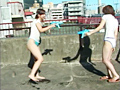 水鉄砲でお遊び
