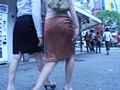 街角スリットガール