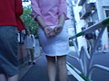 街角スリットガール