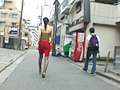 街角スリットガール