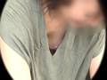 【前屈み胸チラ】｛巨乳｝｛デカチク｝｛愛人風美女｝