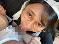 巨乳美女OLの即尺フェラ！大量ザーメンを口内に！