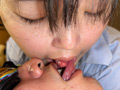 恥ずかしがり屋の素人美女のぎこちない顔舐め！ サンプル画像2