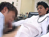 ギン起ちチンポをわざと見せたら イケメンドクター編