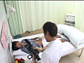 ギン起ちチンポをわざと見せたら イケメンドクター編