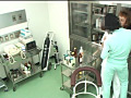 ギン起ちチンポをわざと見せたら2 茶髪ギャル男看護師編
