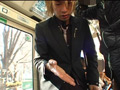 路線バスでイケメンのチンポを扱いた Part1