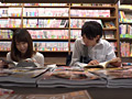 本屋で男子学生にエロ本見せつけたイケない人妻。
