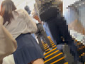 パイパンミニスカ女子○生…至近距離くぱぁ撮影成功