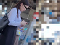 我を忘れた韓国系美人OL 電車内で手コキしてくれました