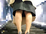 CHIKANされるクールなきつね顔の美人ビッチOL。